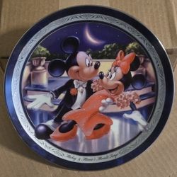 Bradford Exchange Mickey & Minnie Romantic Moments Moonlit Tango Plate 
