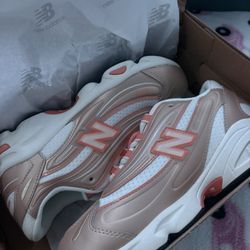 1000 New balance size 5 in a half