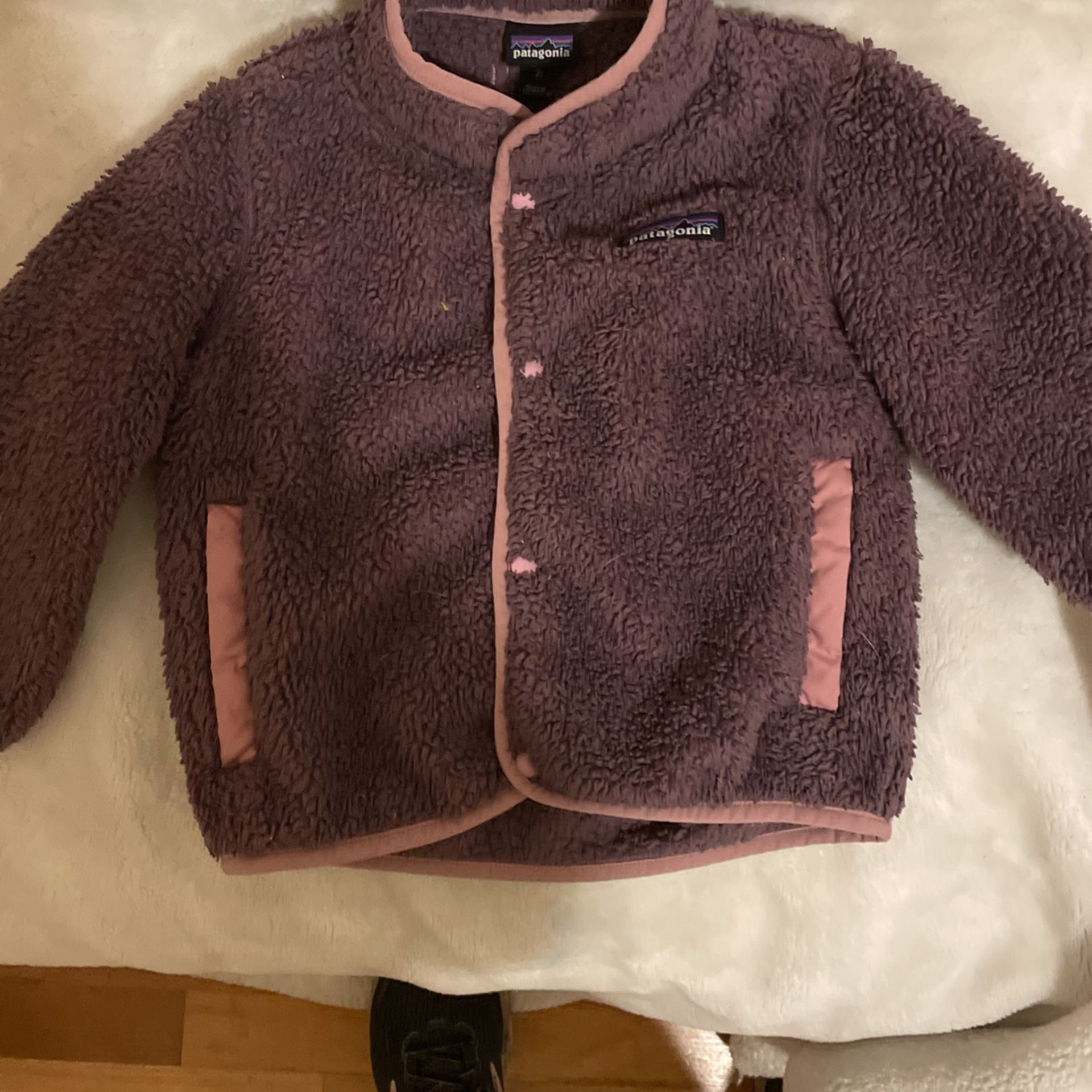 Patagonia Girls Size 2 Sweater 