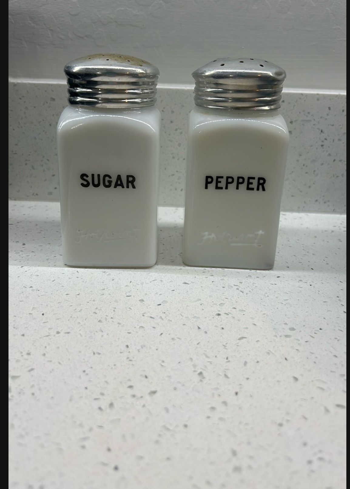 HotPoint Milk Glass Range Size Shakers