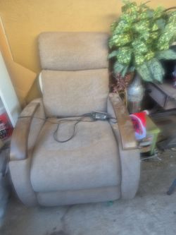 Free Dillon reclinable trabaja bien nomas tiene polvo