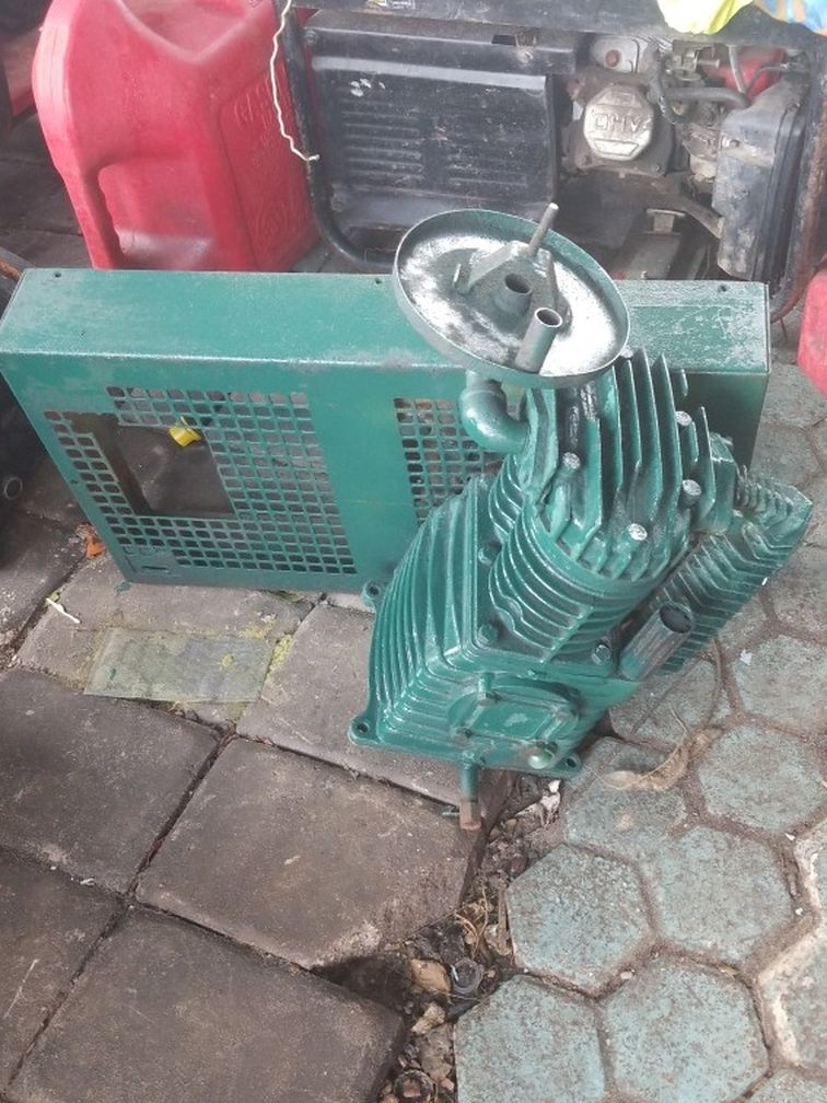 A.S.I.S 2 AIR COMPRESSOR PUMPS THEY NEEDS NEW OIL