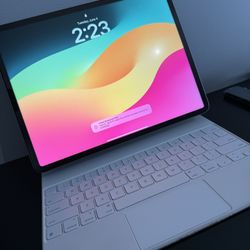 Apple iPad Pro 12.9-inch Wi-Fi (2022, 6th generation) - Apple Magic Keyboard for iPad Pro 12.9-inch