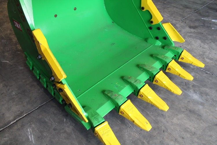 Heavy Duty Rock Bucket 60" inches for Caterpillar CAT325 or Similar Machines.