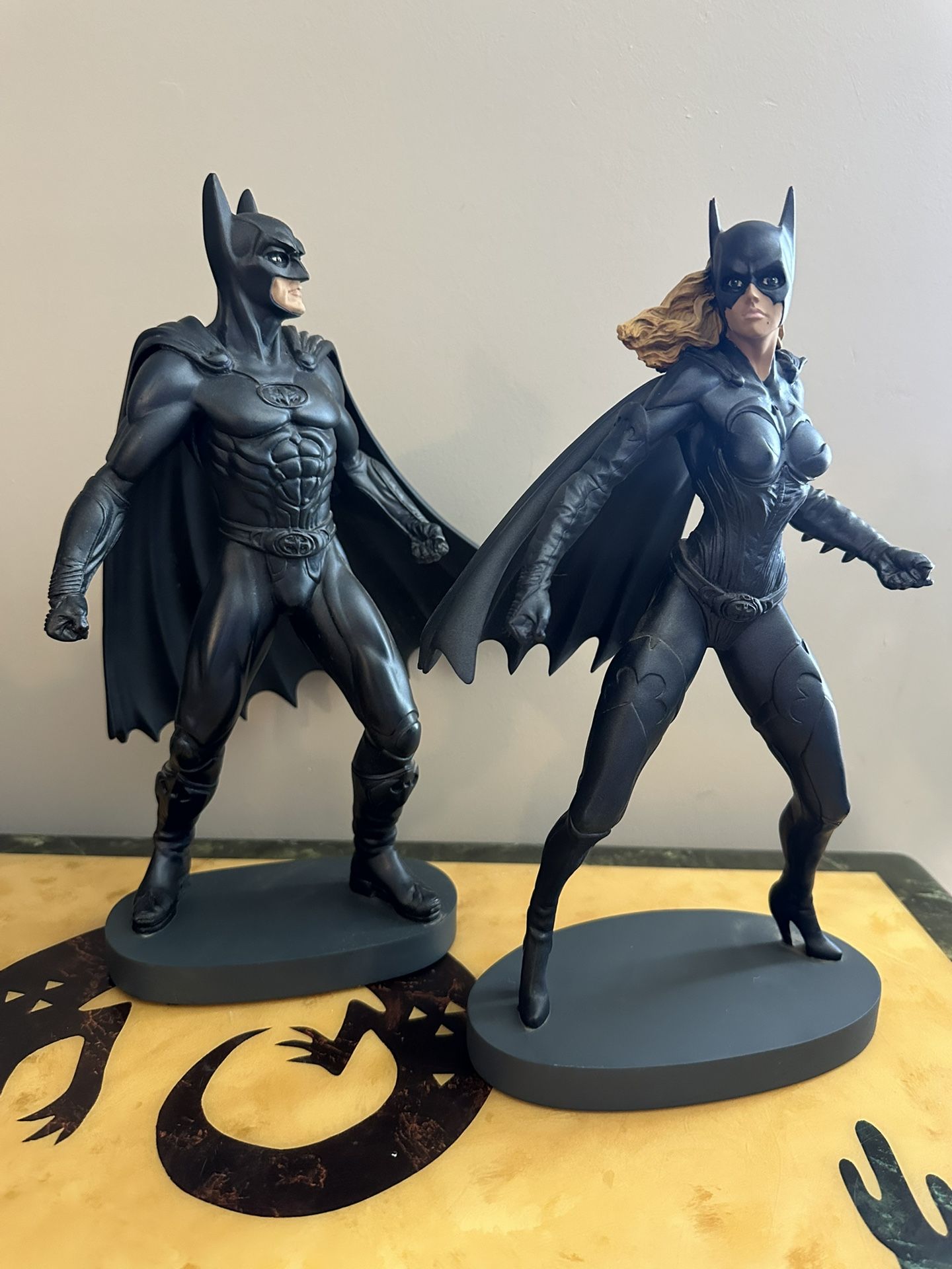 1997 Batman And Bat Girl 12-13 Inch Warner Bros Exclusive