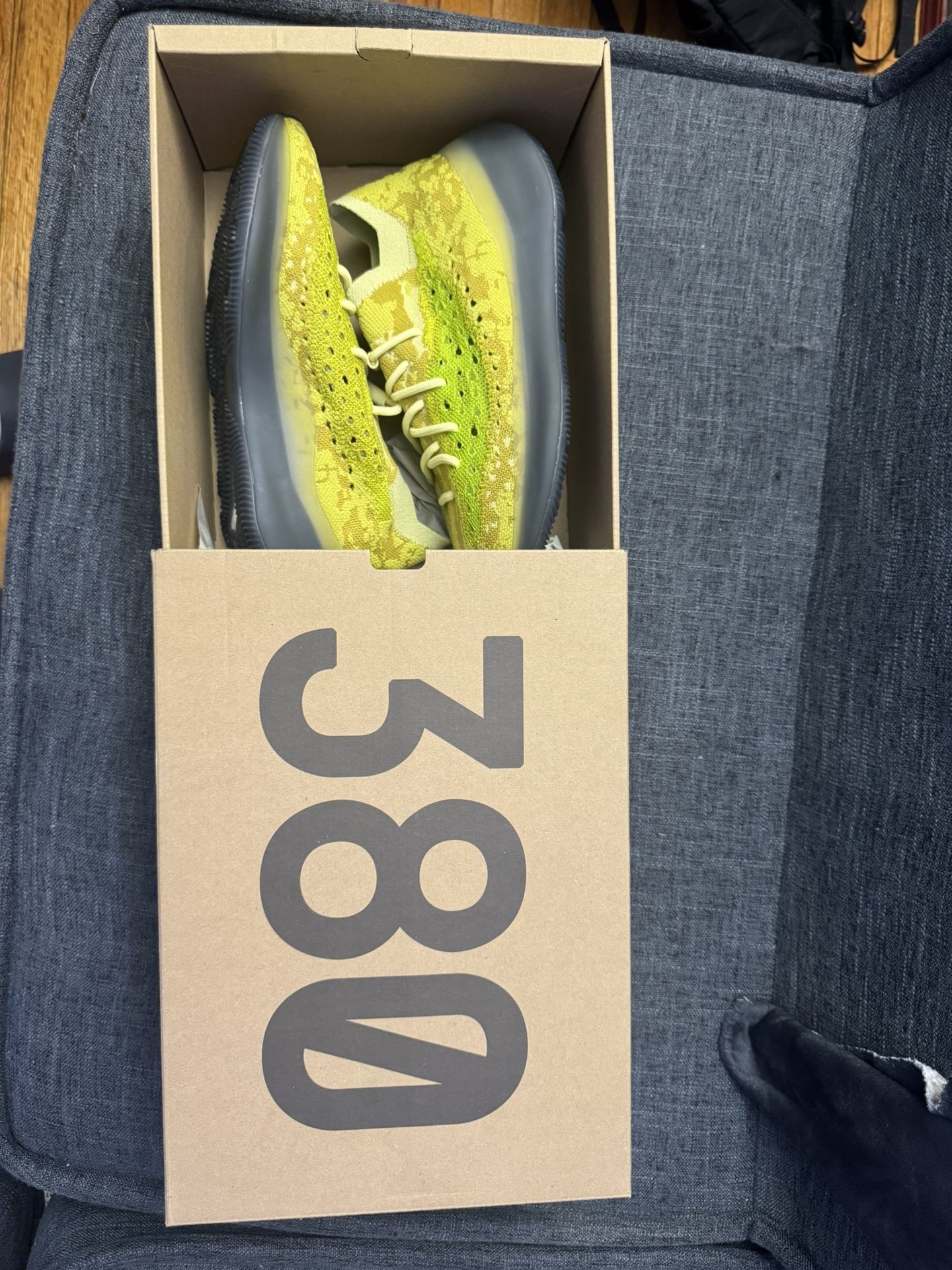 yeezy 380 hylyte size 10.5 men’s brand new