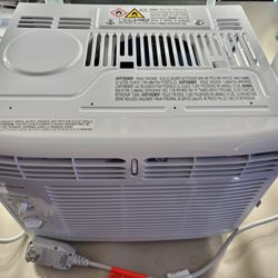 FRIGIDAIRE AIR CONDITIONER 6500 BTU