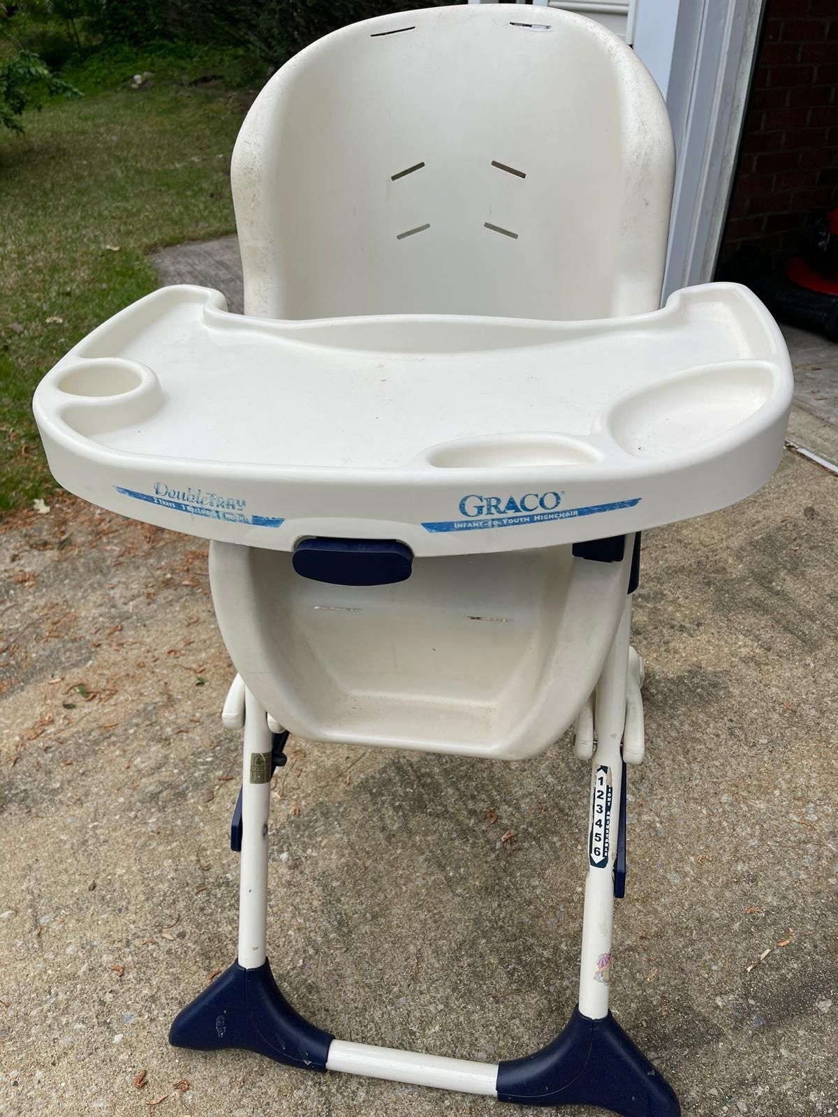 High chair 