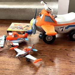 Disney Planes Dusty Lot. Ride-On, Puzzle, Book, 2 Small Talking Planes & Tiny One ($45 For All)