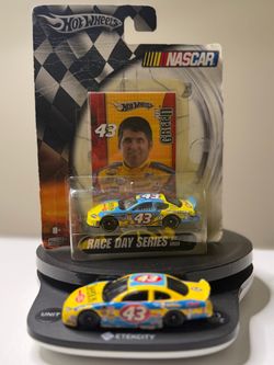 NASCAR Jeff Green Hot Wheels 1:64 Diecast Pair (1 Sealed, 1 Loose)
