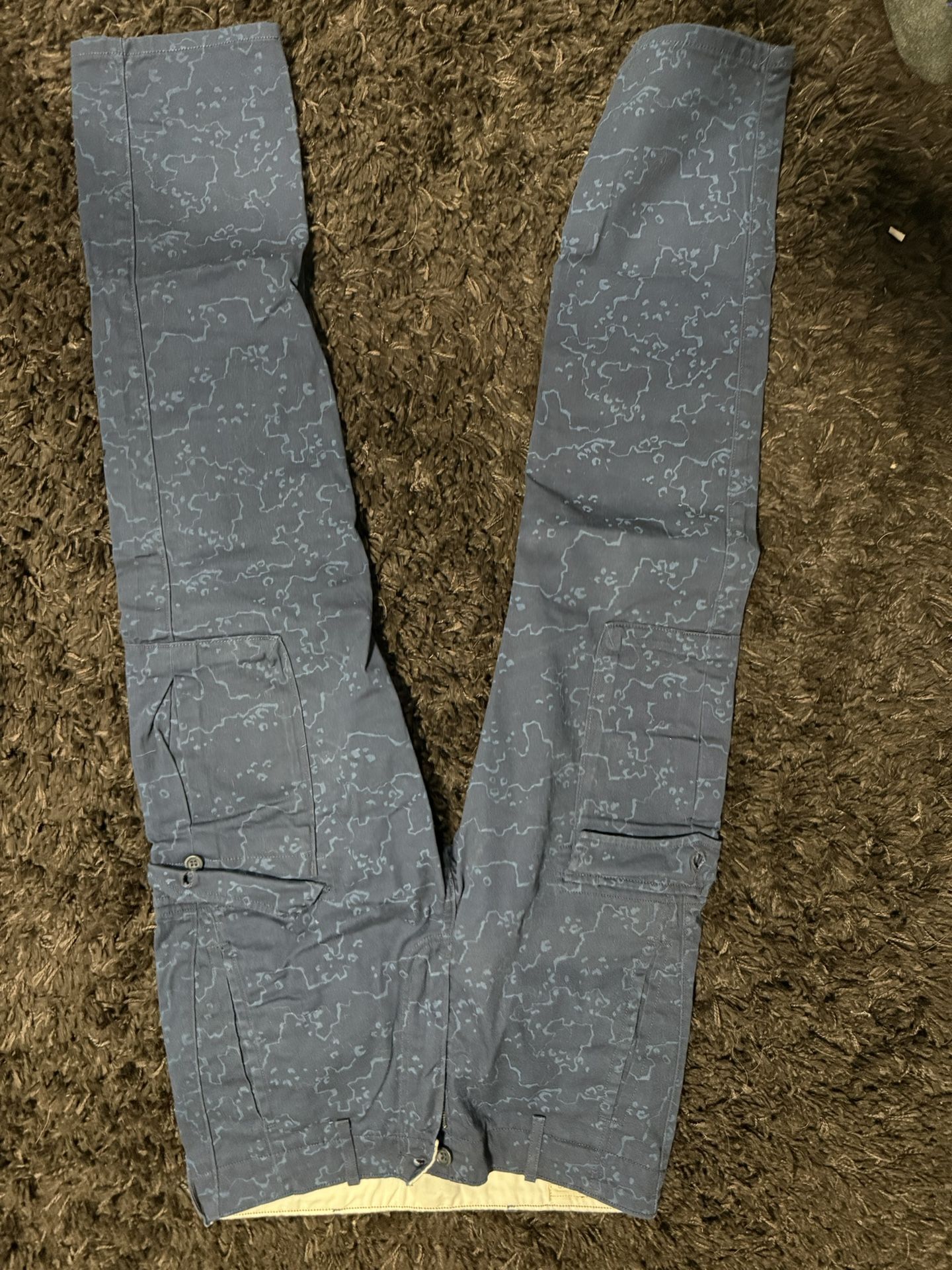 Levi Cargo Pants 31W 30L