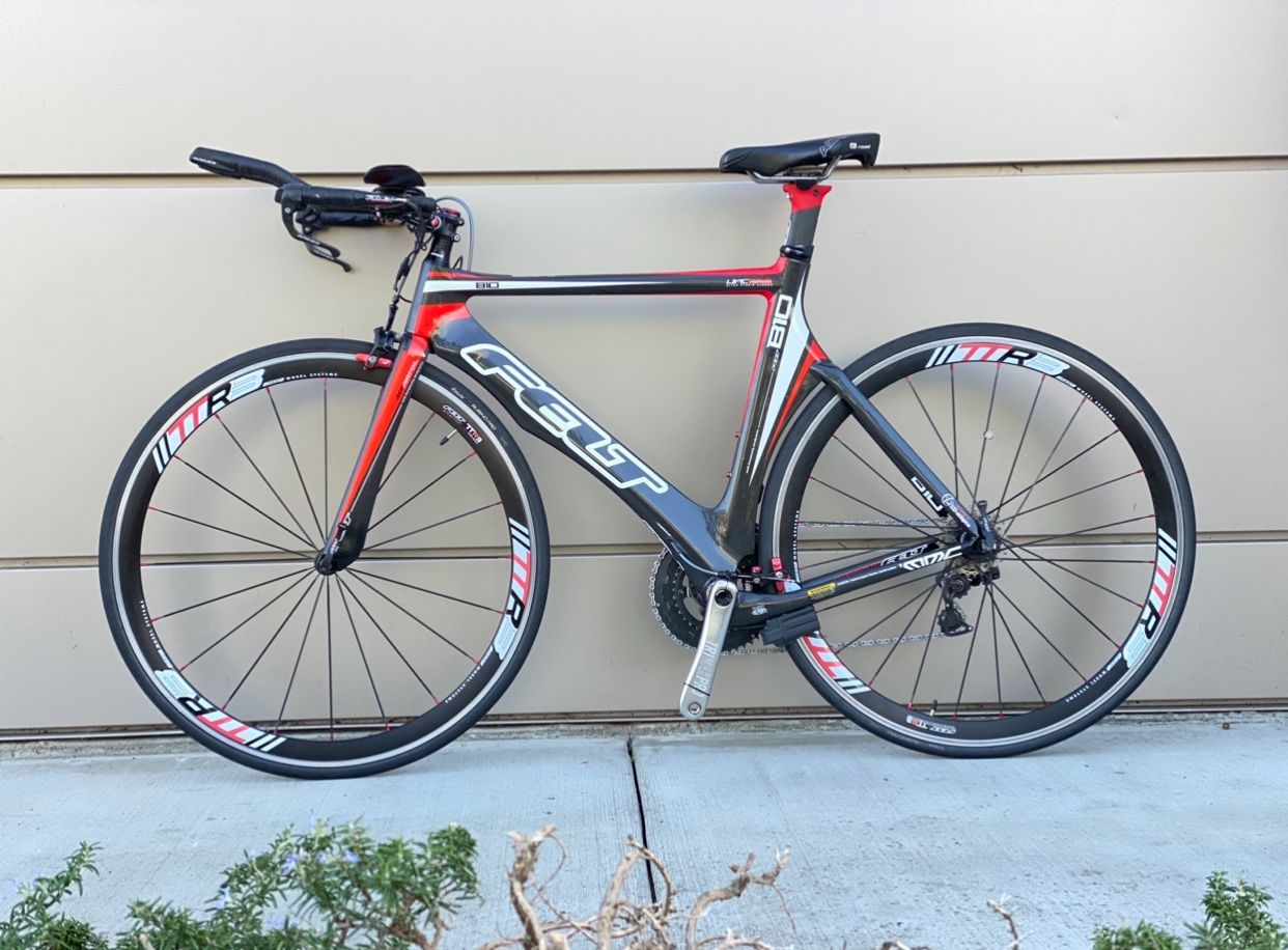 Carbon fibre, Felt B10 triathlon bike, 56cm. Shimano Di2