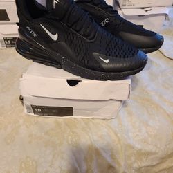Nike 270