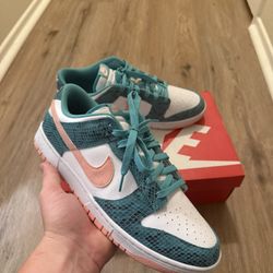 Nike Dunk Coral