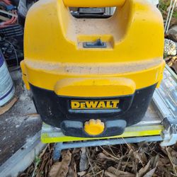 DeWalt Vacuum Cleaner