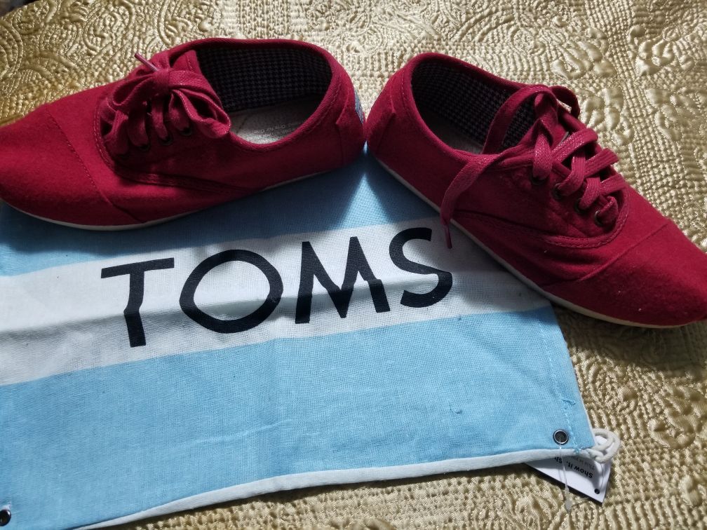 Red toms cordones women shoes size 7.5