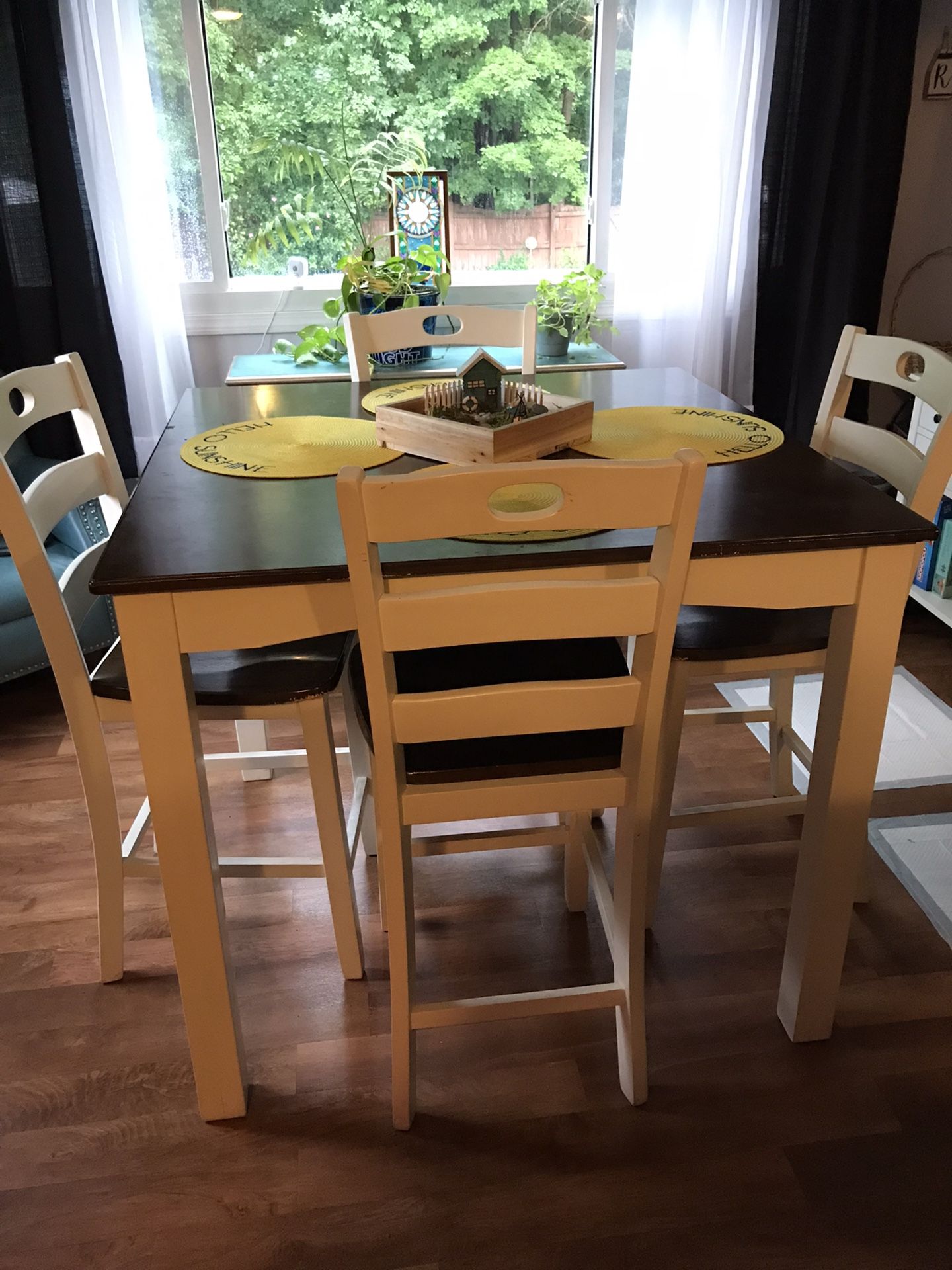 Ashley Dining Set