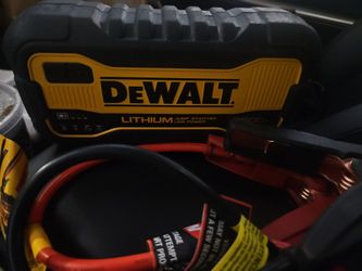 2500 Peak Amp Lithium Jump Starter with USB Power Bank