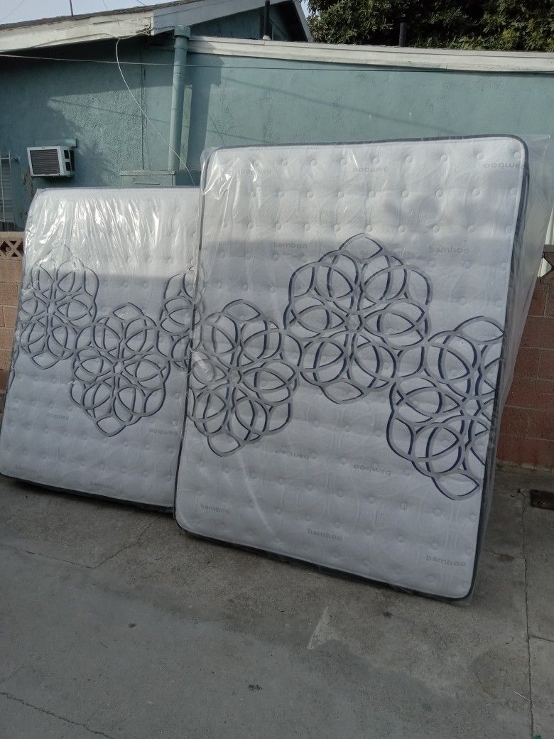 Queen Size Pillow Top Mattress 12