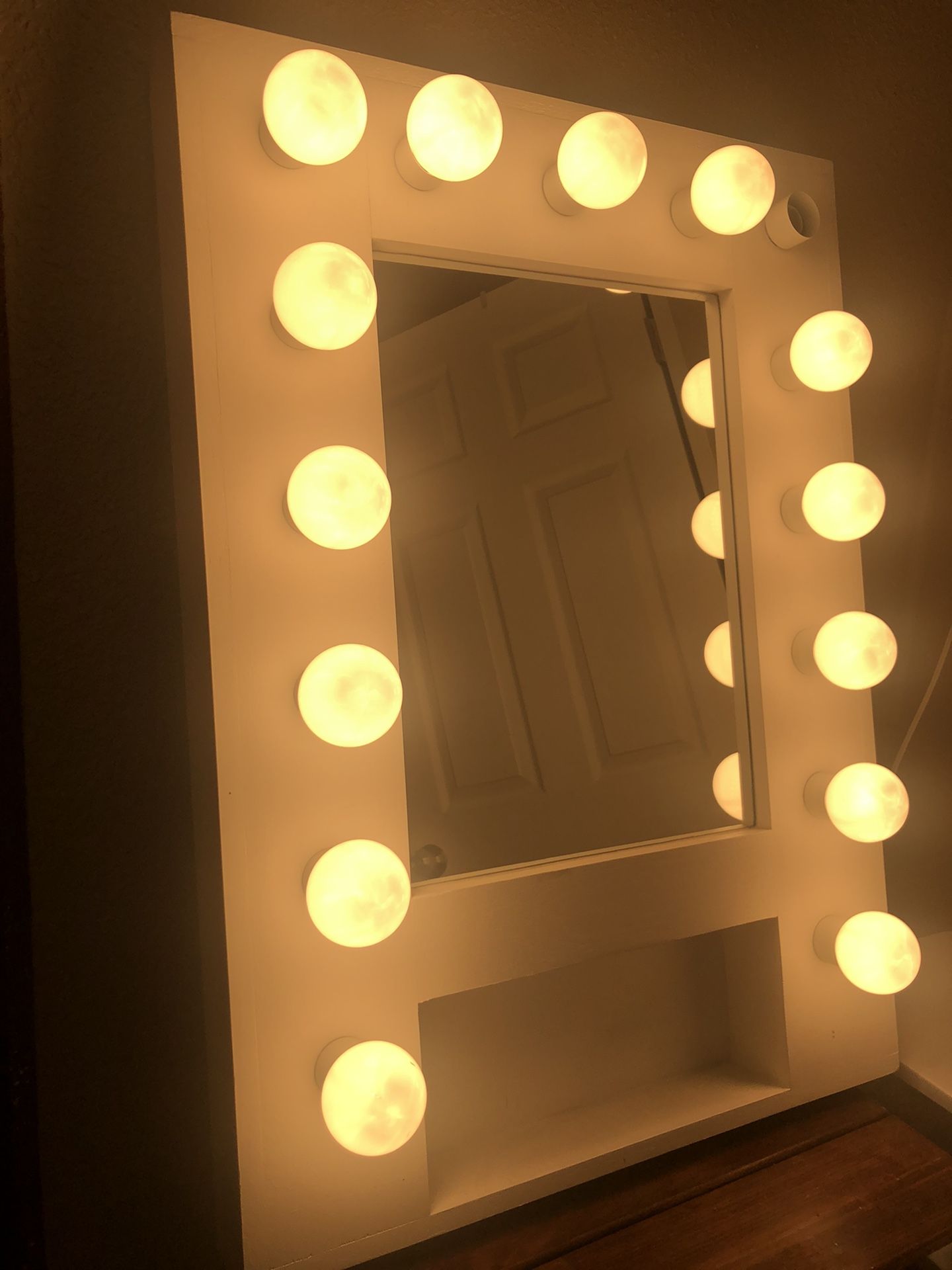 Makeup vanity