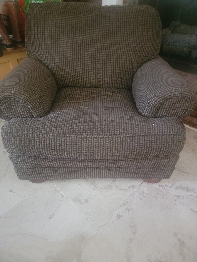 Used Overaized Chair With Ottoman