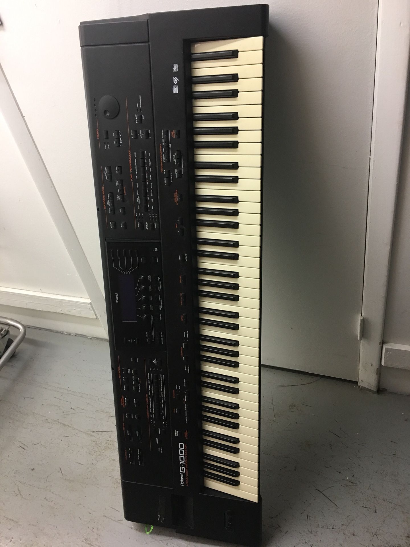 Roland G 1000 Keyboard Workstation