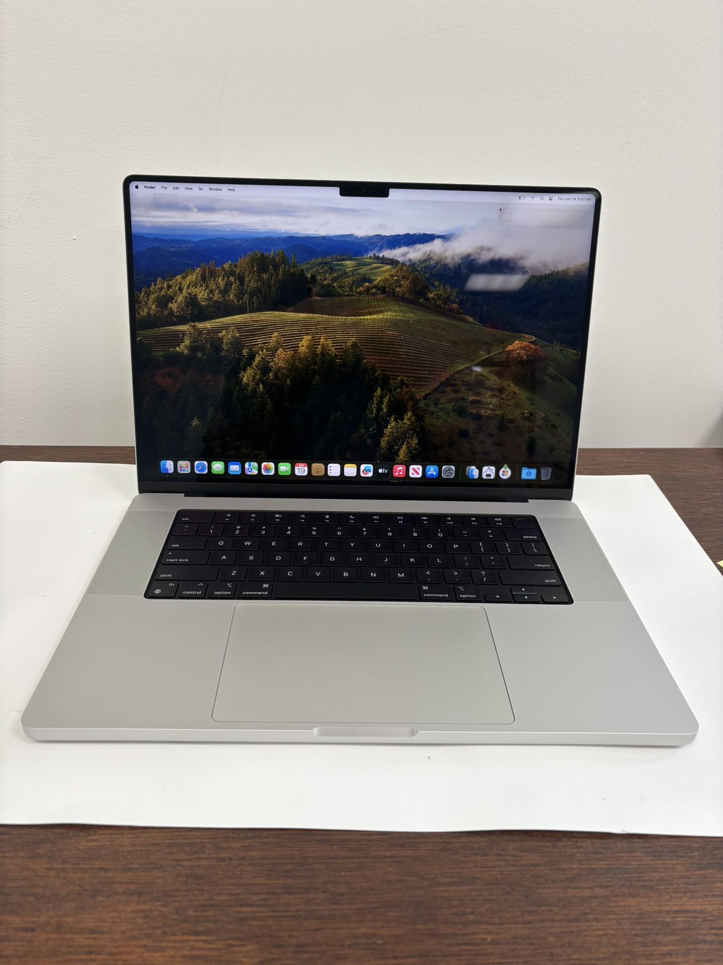2023 Apple MacBook Pro M2 Pro 12 Core 16GB 512GB 4 Counts Charger Music & Video Software & Charger