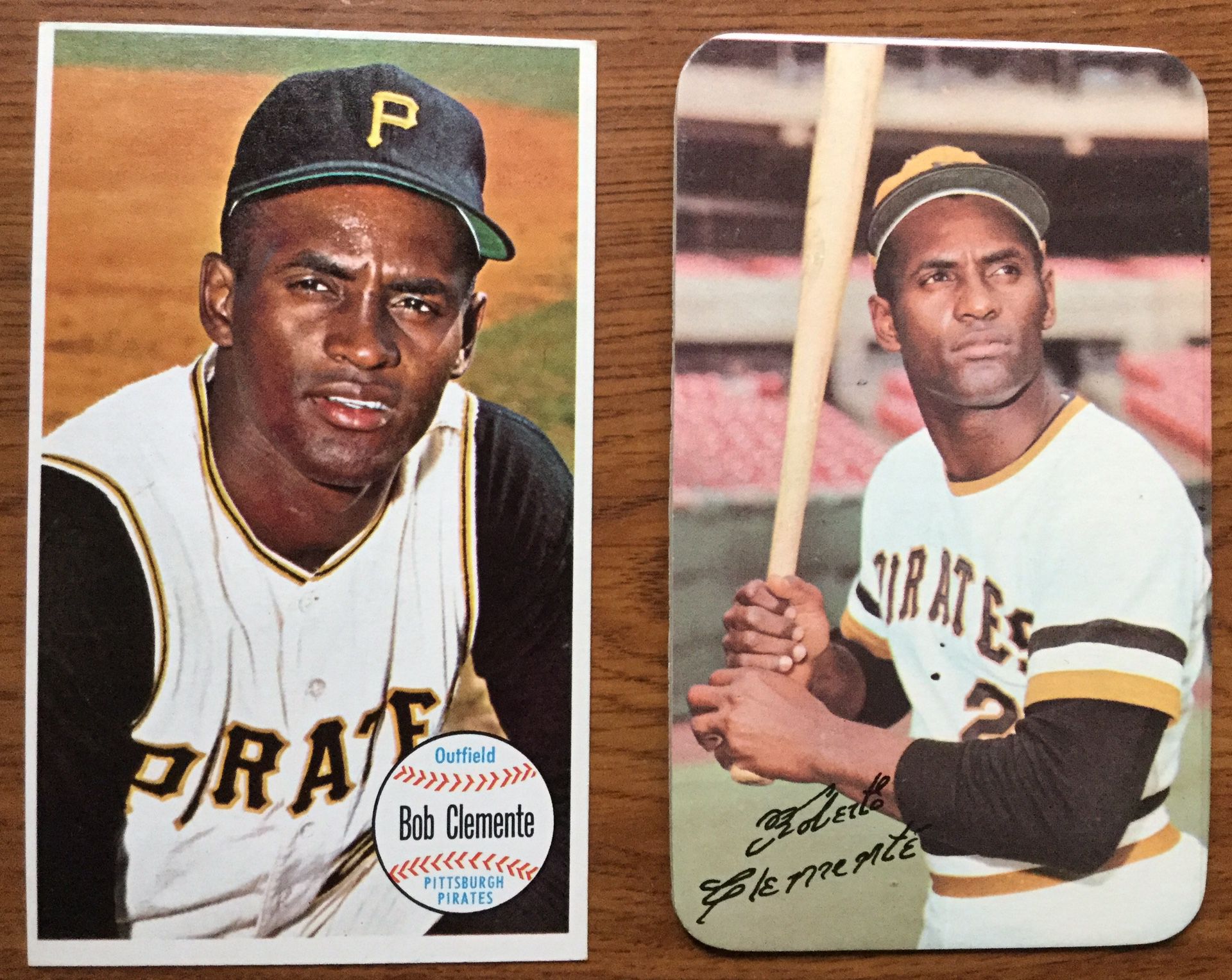 Roberto Clemente (2) Baseball Card Lot for Sale in Middleton, MA - OfferUp