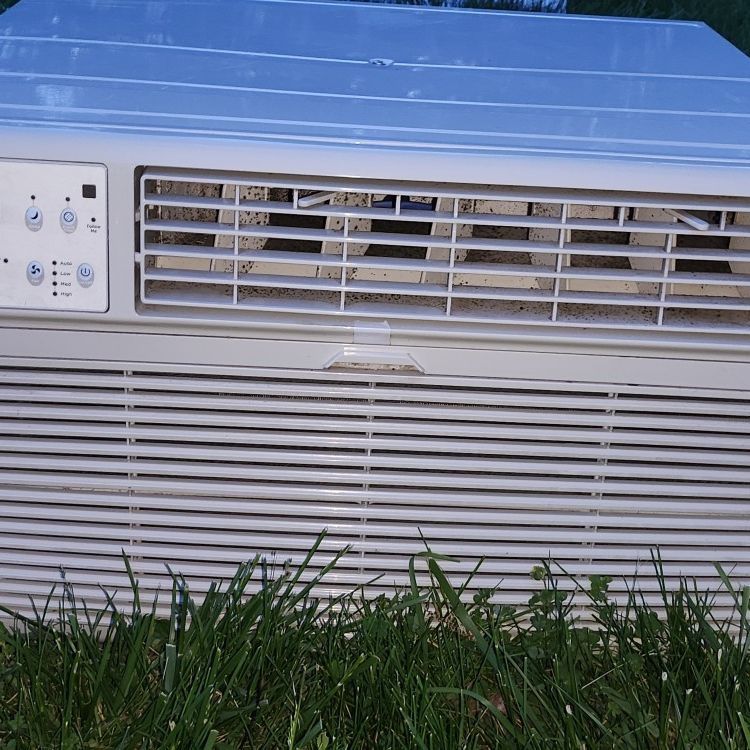 Arctic KING AC WINDOW UNIT