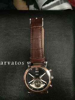 Gss watch in brown lather straps.
