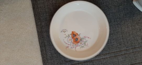 Vintage1940s Universal Potteries Inc.. Pie Plate