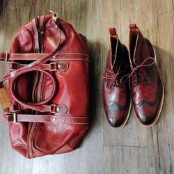 Men's LEATHER DUFFLE BAG AND OXBLOOD BROGUE BOOTS SIZE 14 COMBO FOR SALE