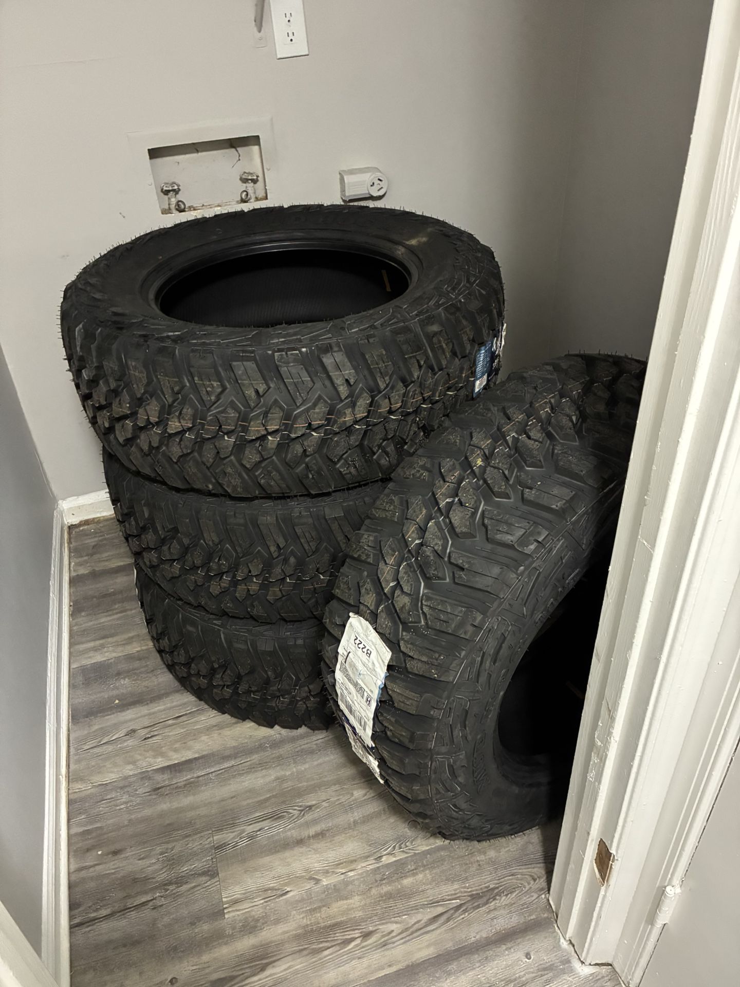 35x12.50r20 Mud Tires