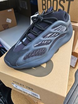 Yeezy 700 V3