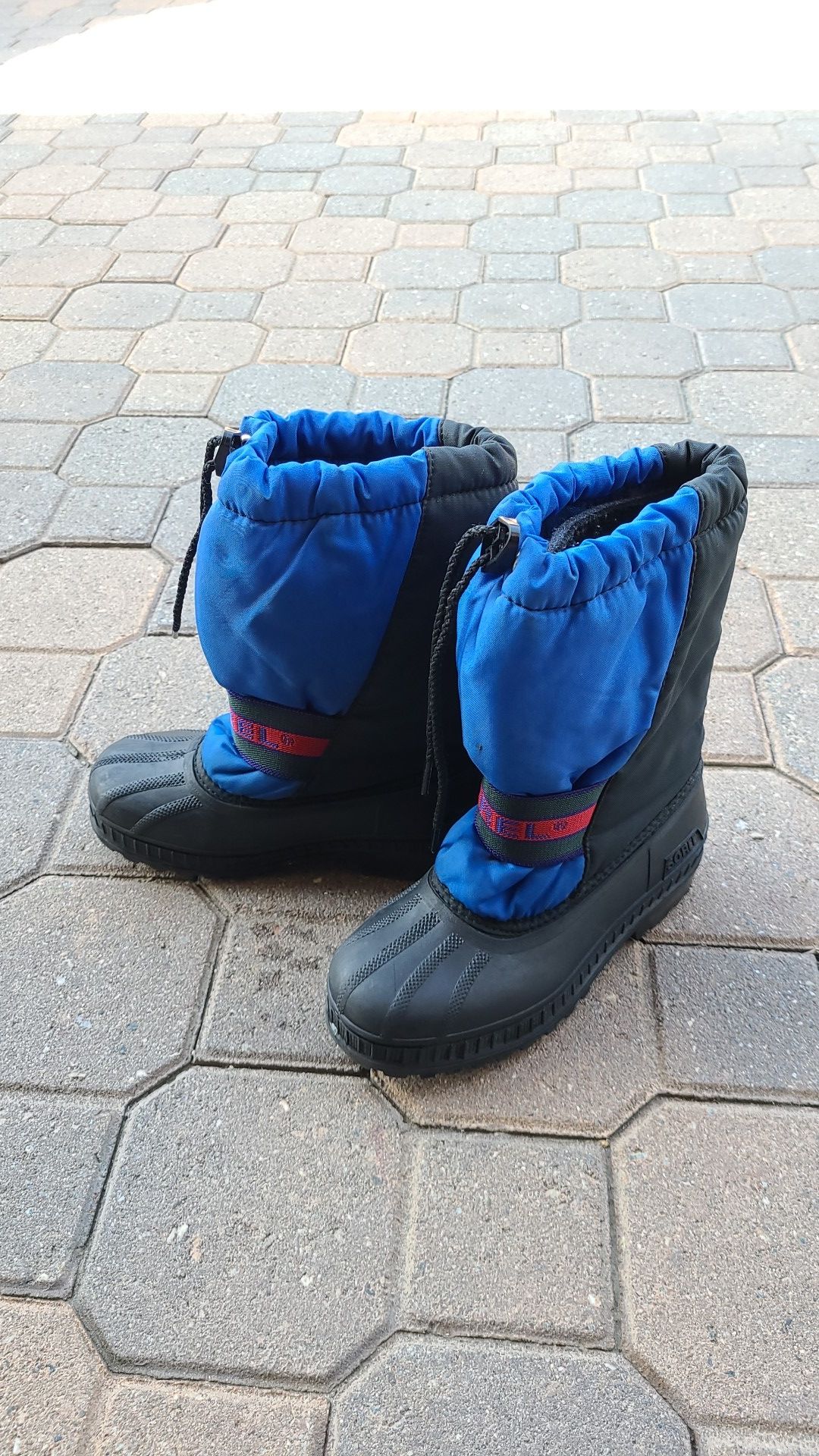 Sorel size 2 kids snow boots
