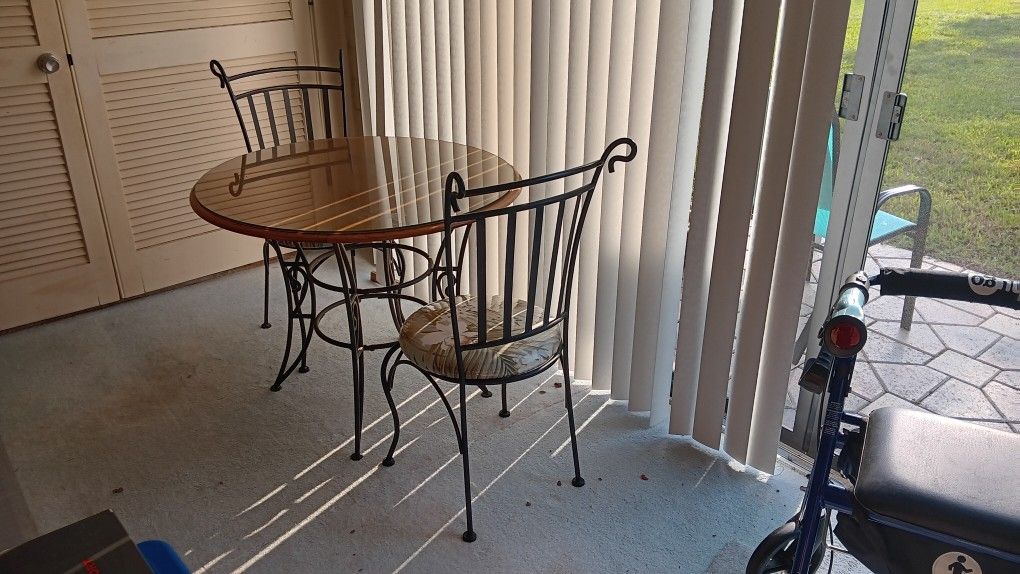 Bistro Table & 2 Chairs