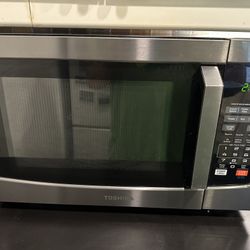 Toshiba Counter Top Microwave