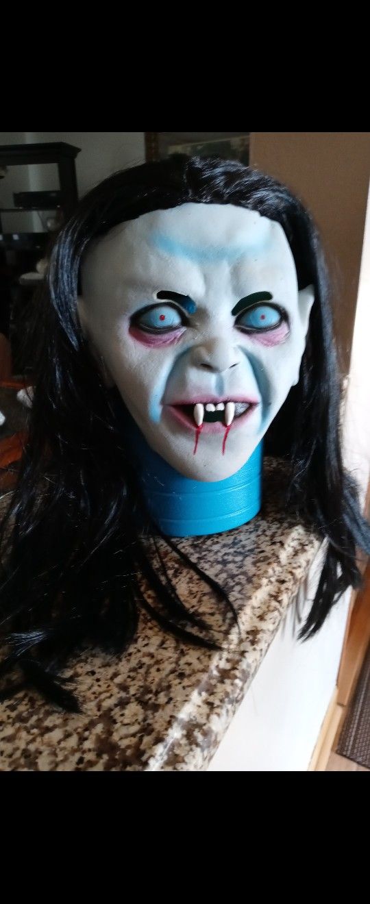  Vampire Scary Mass