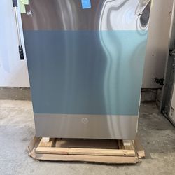 GE Dishwasher 24”