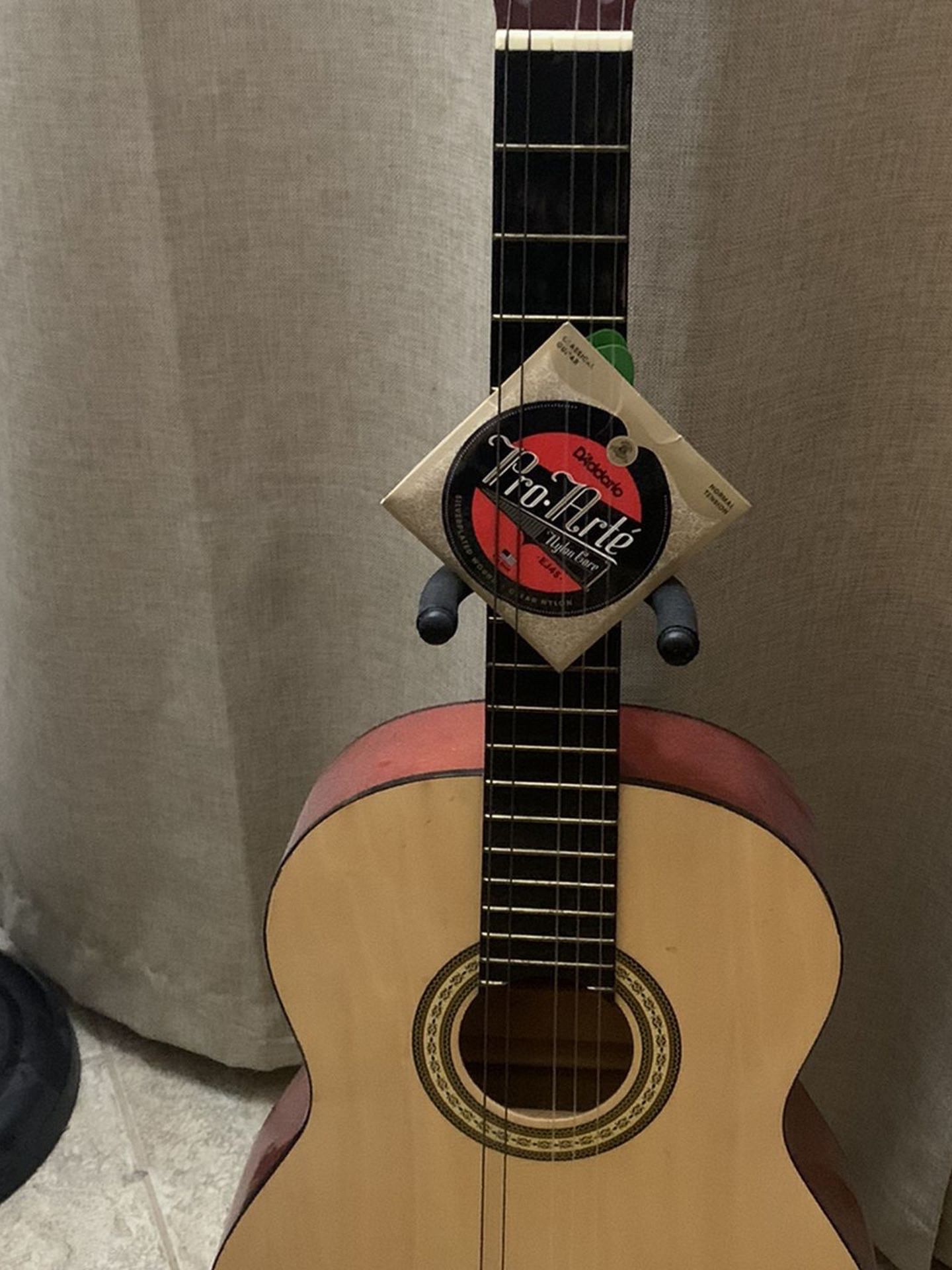 Acoustic Guitar Includes Carrying Case