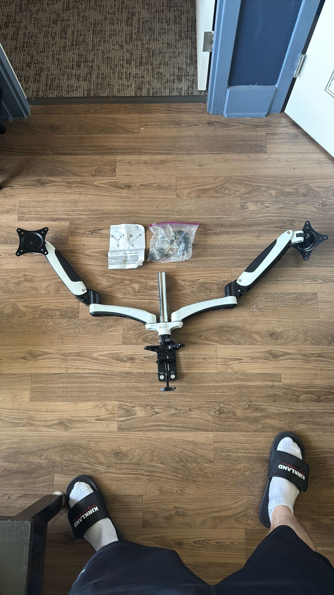 Dual Monitor Mount