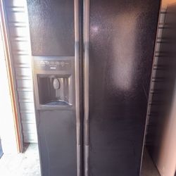 Black Kenmore Refrigerator And Freezer