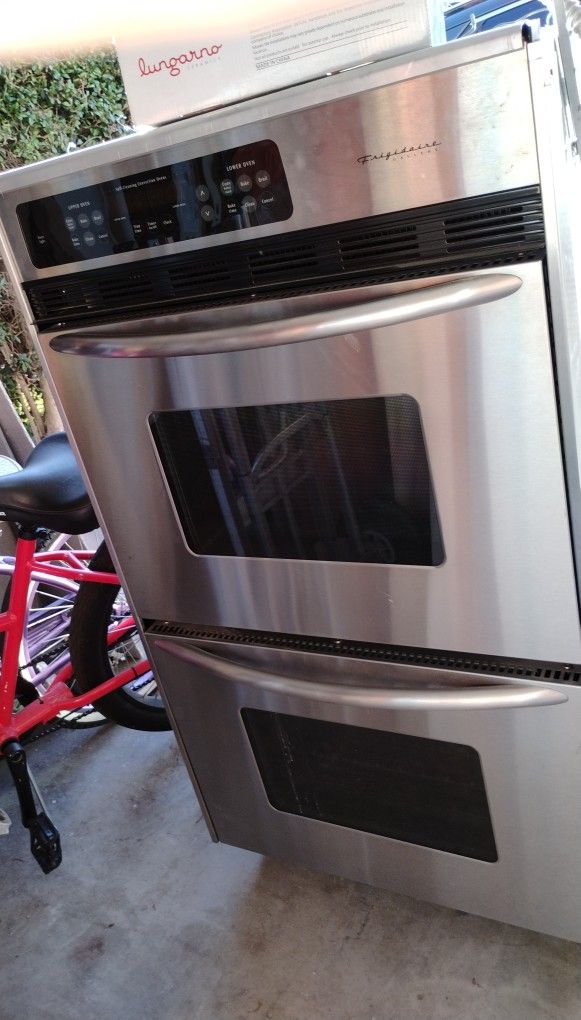 Frigidaire Electric Double Ovens