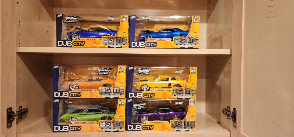 Hot Wheels 1969 Chevy Camaro SS 1970 Dodge Charger