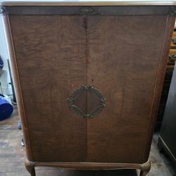 Antique Gentleman's Chest of Drawer