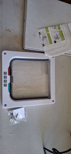 4-Way Locking Cat Flap Door