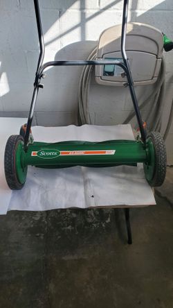 SCOTTS 20 IN 5 REEL MOWER ,IN GREAT CONDITION BLADES SHARPENED REEL OILED LIGHTWEIGHT EASY TO USE