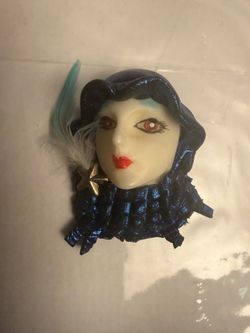 Vintage ceramic/porcelain lady face brooch, Art Deco style