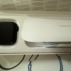 Apple Watch SE (2nd Gen) 44mm GPS