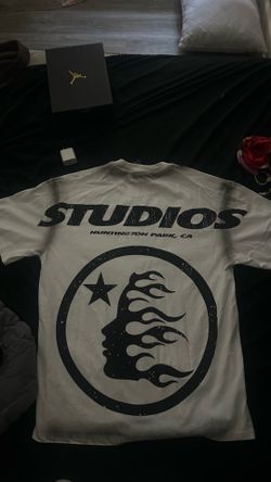 Size Medium Hellstar shirt